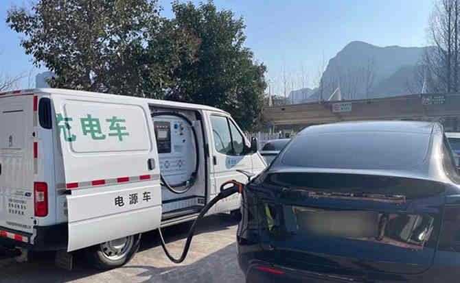 香坊区汽车搭电